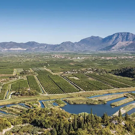 Appartement Awesome In Rogotin-ploce Rogotin