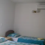 Beautiful In Rogotin-ploce With Wifi Apartman Rogotin