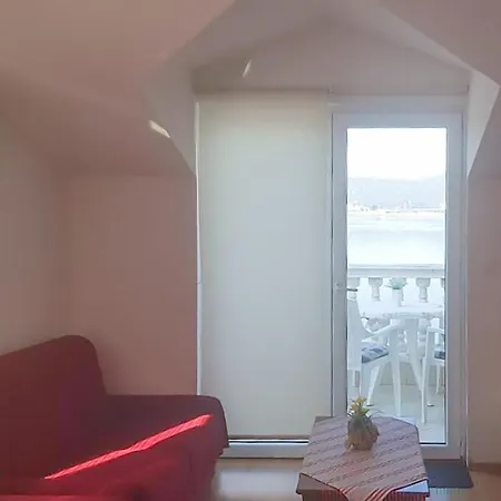 Beautiful In Rogotin-ploce With Wifi Apartman Rogotin