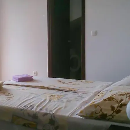 Apartman Beautiful In Rogotin-ploce With Wifi