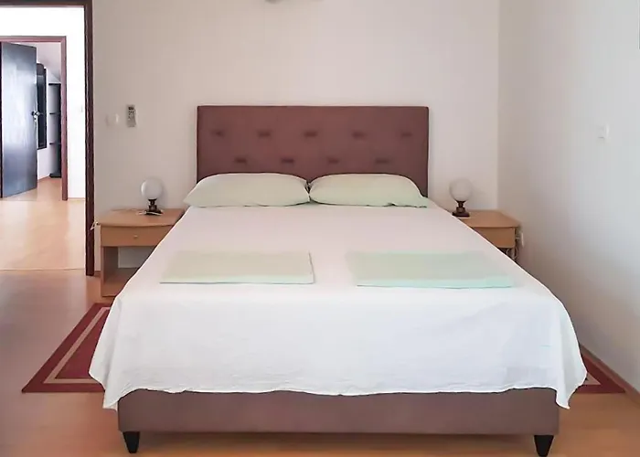 Apartament Awesome In Rogotin-ploce Rogotin