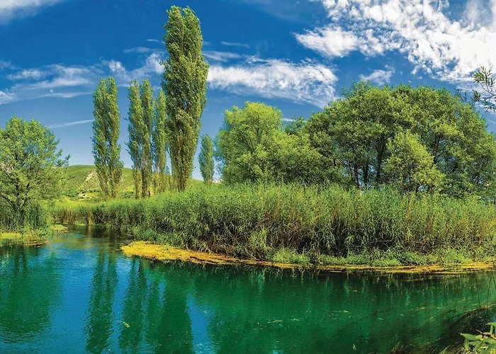 Διαμέρισμα Awesome In Rogotin-ploce *